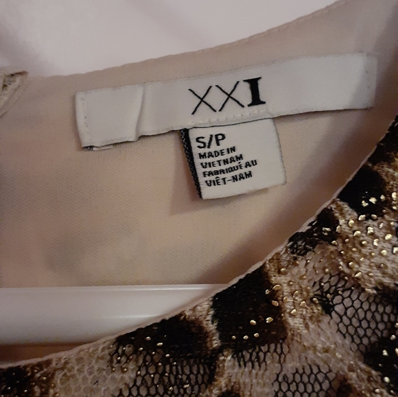 Dress - Picture 4 of 4